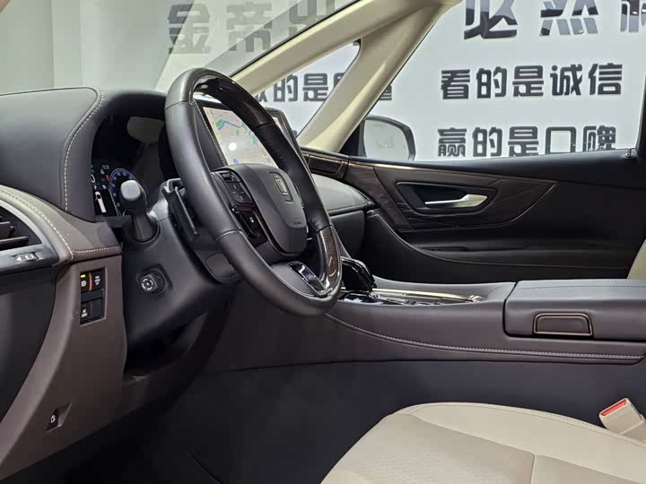 Фото 4 - Toyota Vellfire