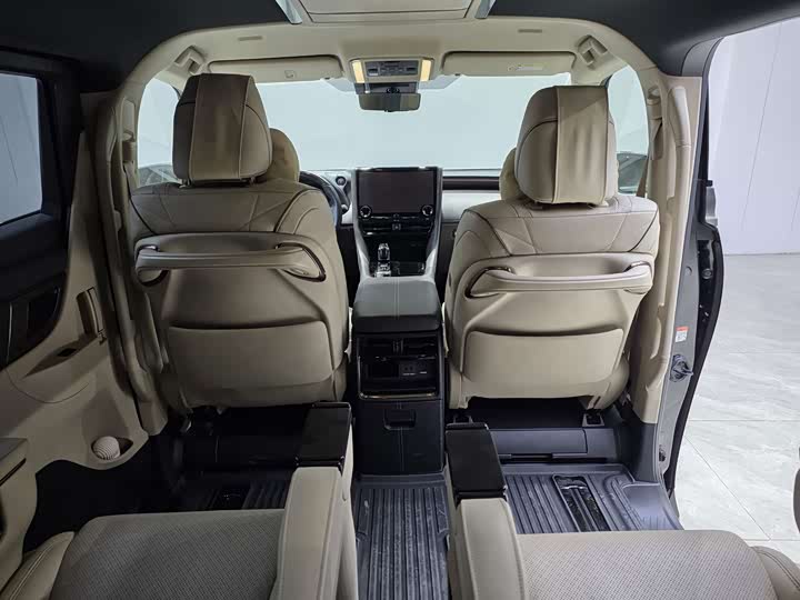 Фото 7 - Toyota Vellfire