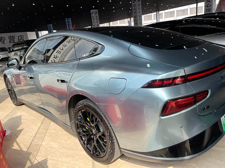 Фото 8 - XPeng P7