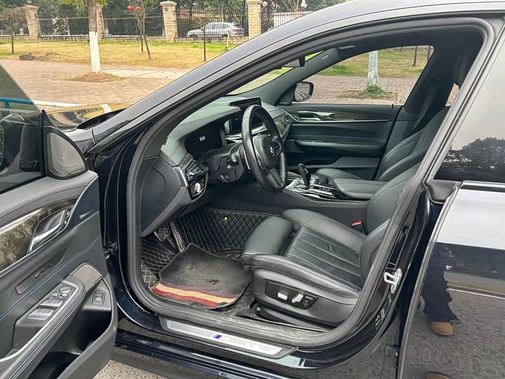 Фото 9 - BMW 6 Series GT