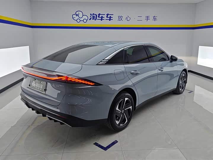 Фото 3 - Geely Galaxy L6