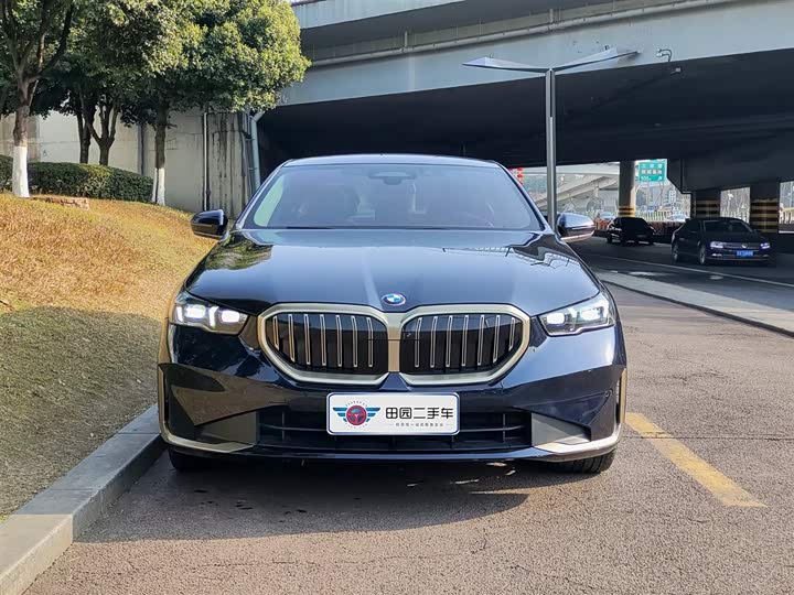 Фото 2 - BMW 5 Series