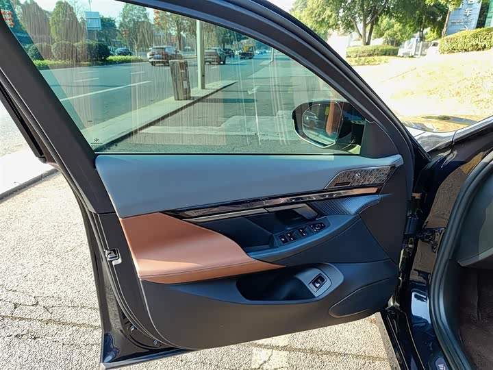 Фото 6 - BMW 5 Series