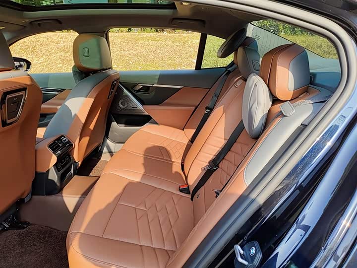 Фото 8 - BMW 5 Series