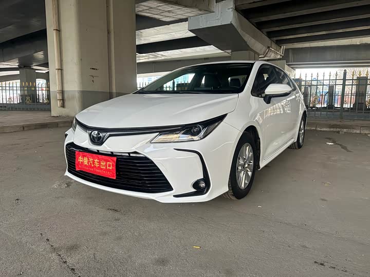 Фото 1 - Toyota Corolla