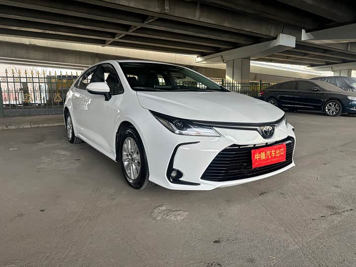 Фото 3 - Toyota Corolla