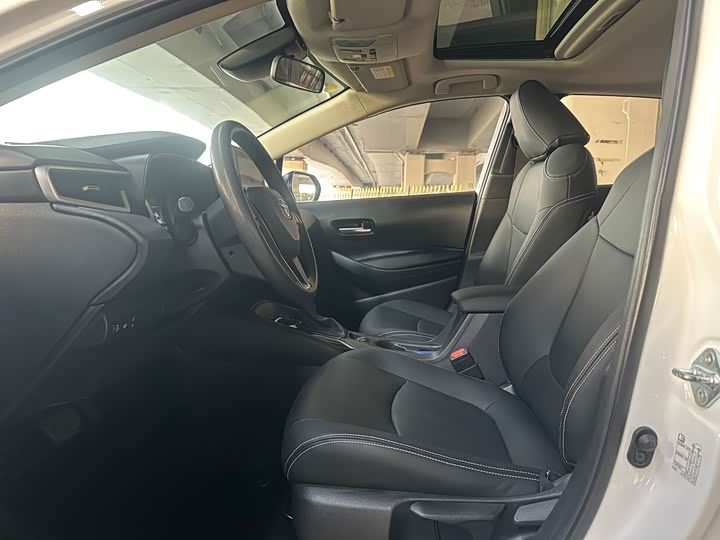 Фото 4 - Toyota Corolla