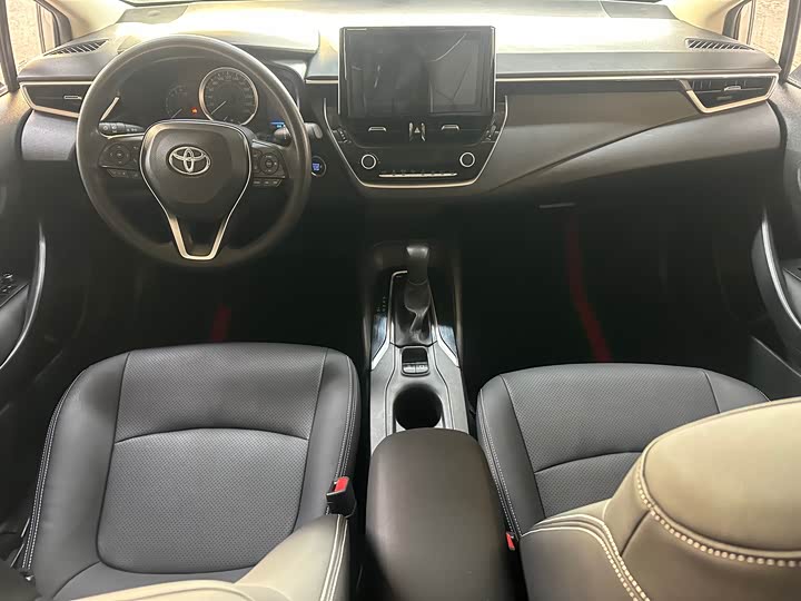 Фото 6 - Toyota Corolla