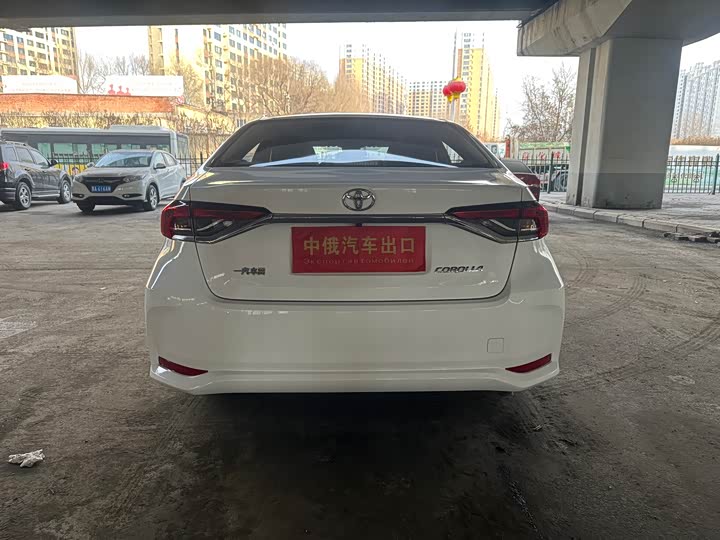 Фото 7 - Toyota Corolla