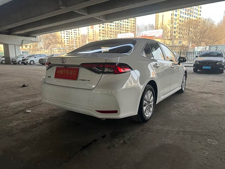 Фото 9 - Toyota Corolla