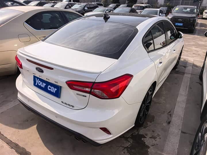 Фото 5 - Ford Focus