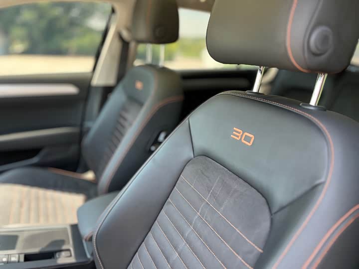 Фото 5 - Volkswagen Magotan