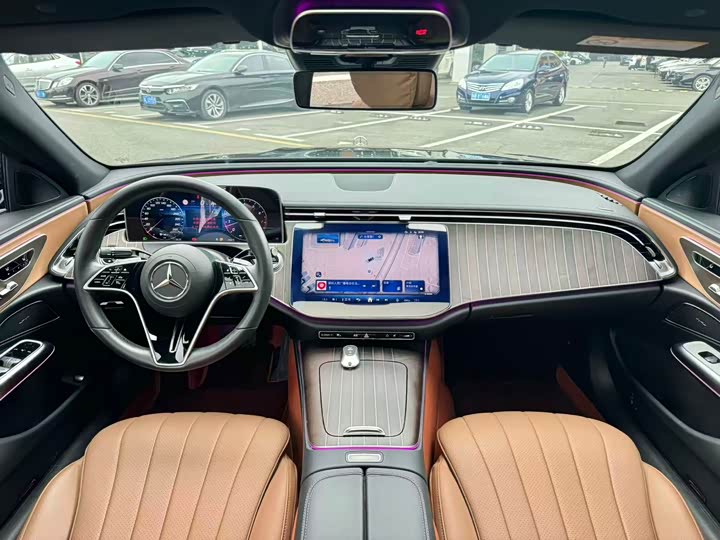 Photo 6 - Mercedes-Benz E-Class