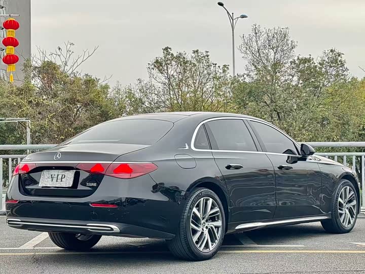 Photo 7 - Mercedes-Benz E-Class