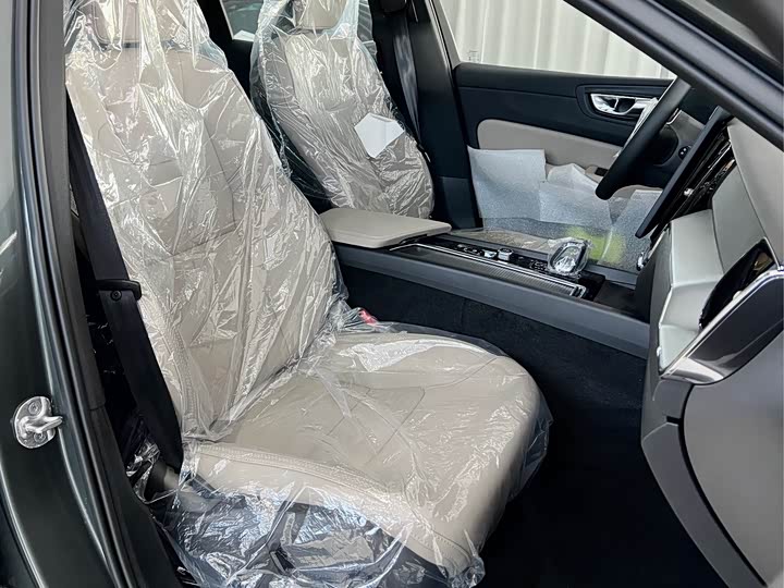 Фото 7 - Volvo XC60