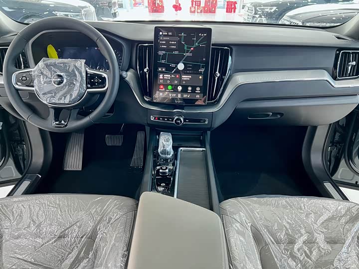 Фото 8 - Volvo XC60