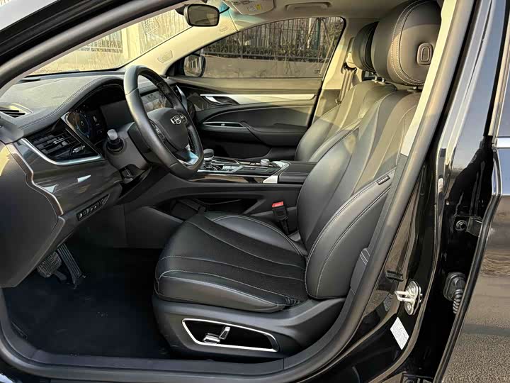 Фото 8 - Geely Emgrand GT