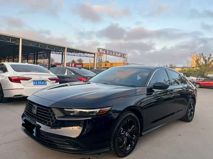 Фото 2 - Honda Accord