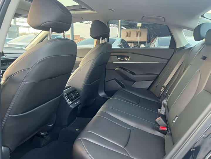 Фото 6 - Honda Accord