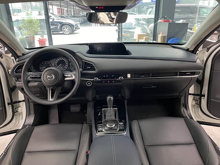 Photo 8 - Mazda CX-30