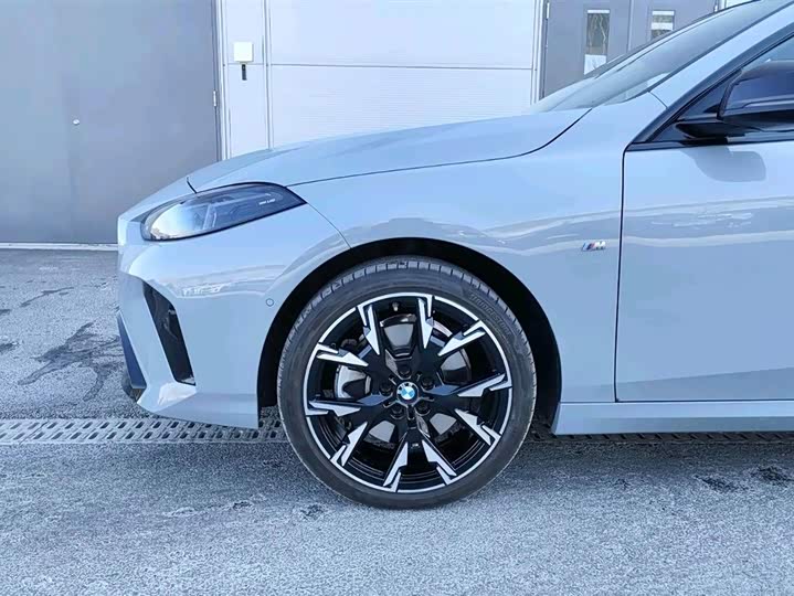 Фото 8 - BMW 2 Series