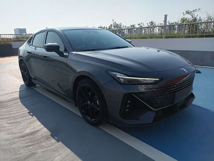 Фото 3 - Changan UNI-V