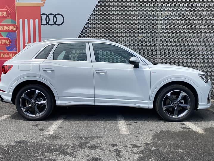 Фото 3 - Audi Q3