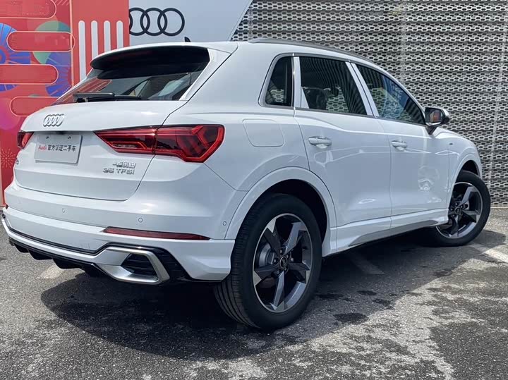 Фото 4 - Audi Q3