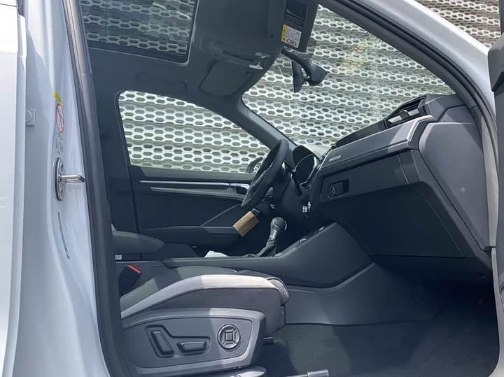 Фото 9 - Audi Q3