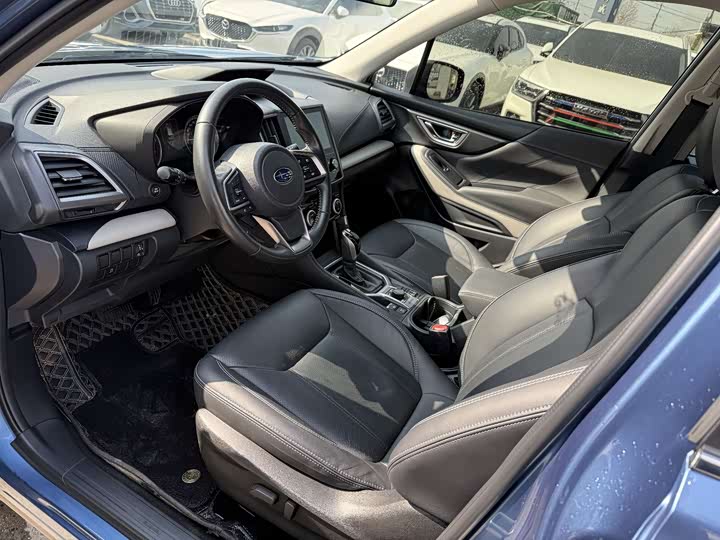 Фото 4 - Subaru Forester