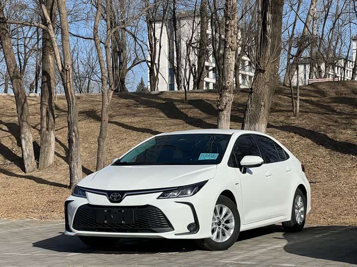 Фото 1 - Toyota Corolla