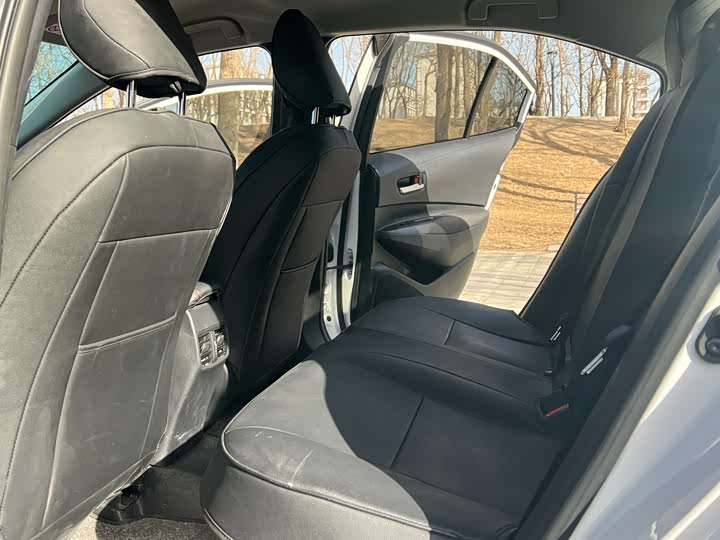 Фото 5 - Toyota Corolla