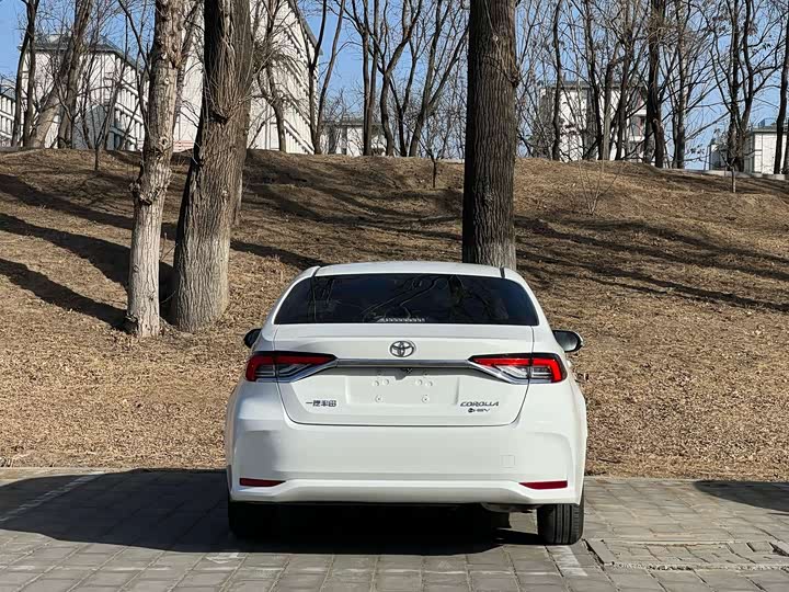 Фото 7 - Toyota Corolla