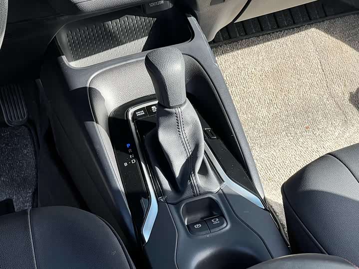 Фото 9 - Toyota Corolla