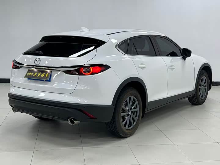 Photo 6 - Mazda CX-4