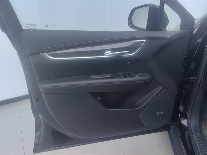 Фото 7 - Cadillac XT5