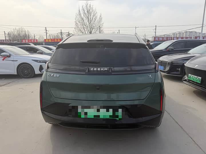 Фото 5 - Zeekr X