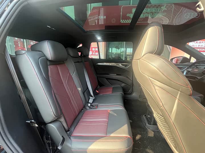 Фото 9 - Audi Q5 e-tron