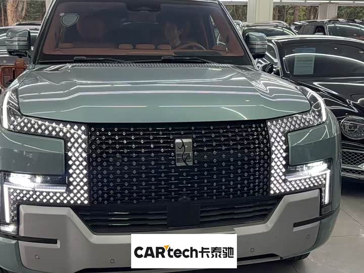 Фото 1 - BYD Yangwang U8