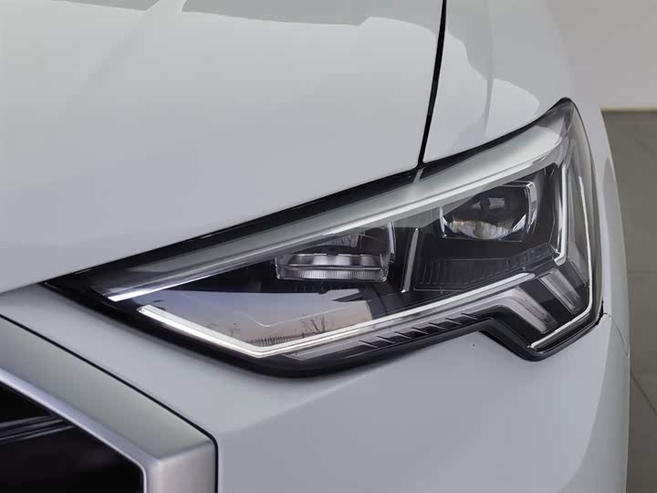 Фото 7 - Audi Q3