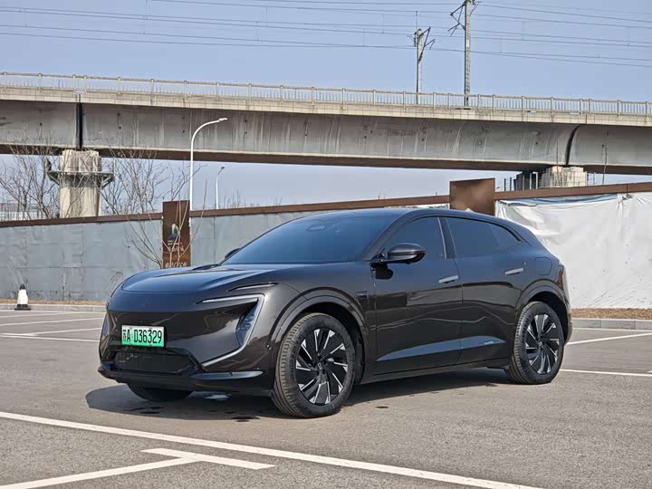 Фото 1 - Avatr 07