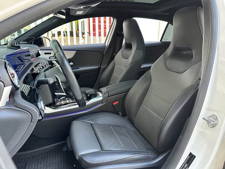 Фото 7 - Mercedes-Benz A-Class AMG