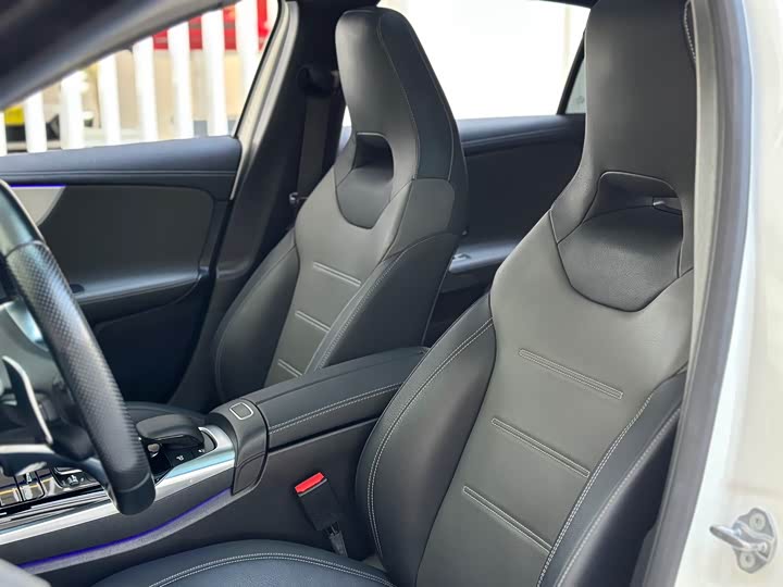 Фото 8 - Mercedes-Benz A-Class AMG