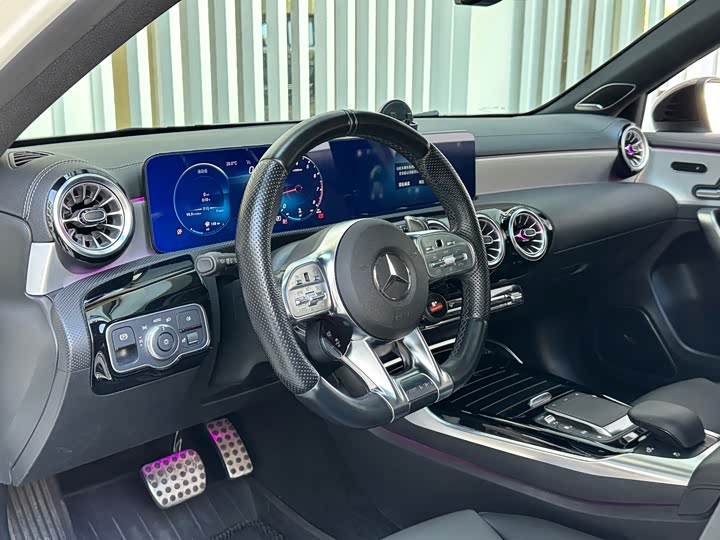 Фото 9 - Mercedes-Benz A-Class AMG