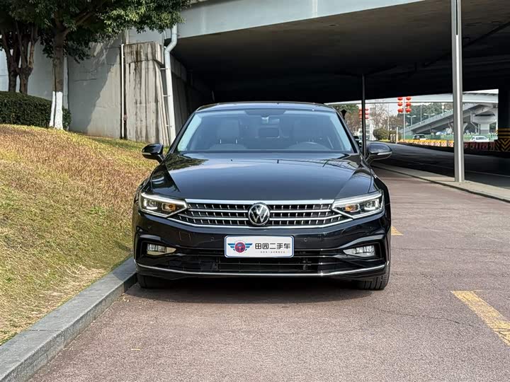 Фото 2 - Volkswagen Magotan