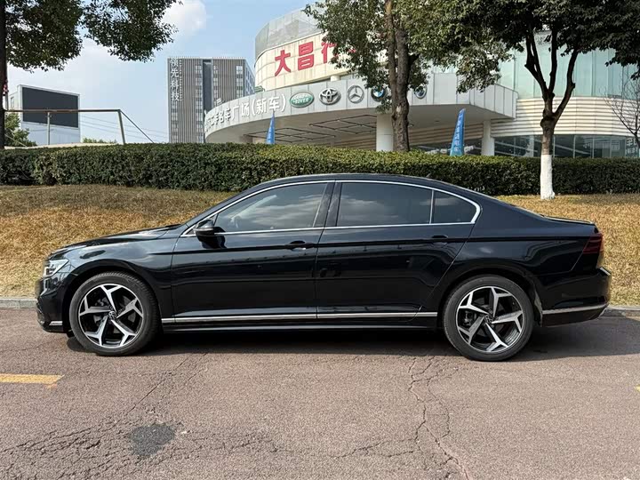 Фото 5 - Volkswagen Magotan