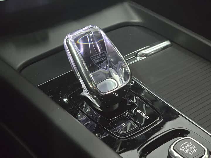 Фото 9 - Volvo XC60