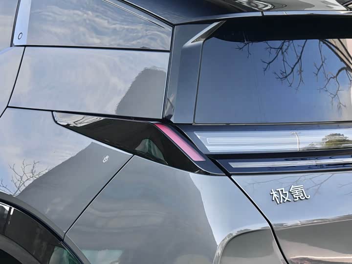 Фото 6 - Zeekr X