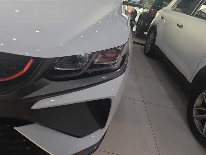 Фото 5 - Geely Coolray