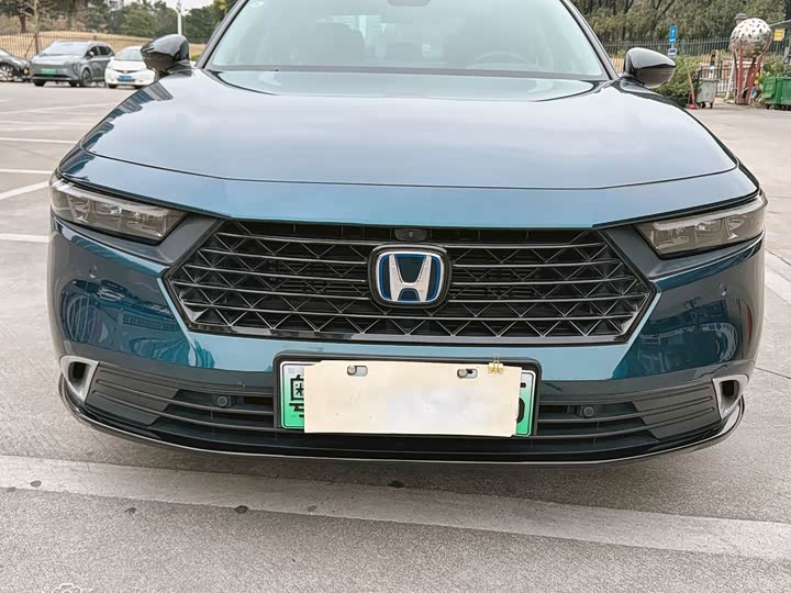 Фото 2 - Honda Accord Hybrid
